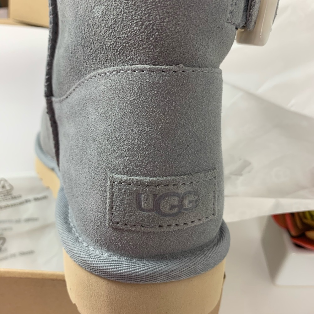 UGG BAILEY FASHION BUCKLE CLASSIC SHORTS B… - Picture 7 of 8